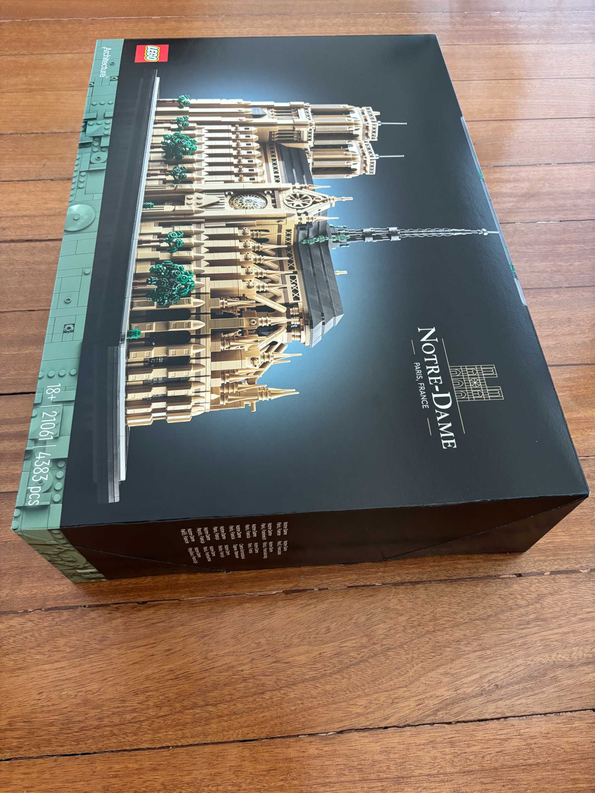 LEGO Architecture Notre Dame de Paris 21061 (Novo e Selado)