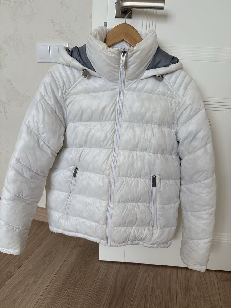Куртка Guess біла