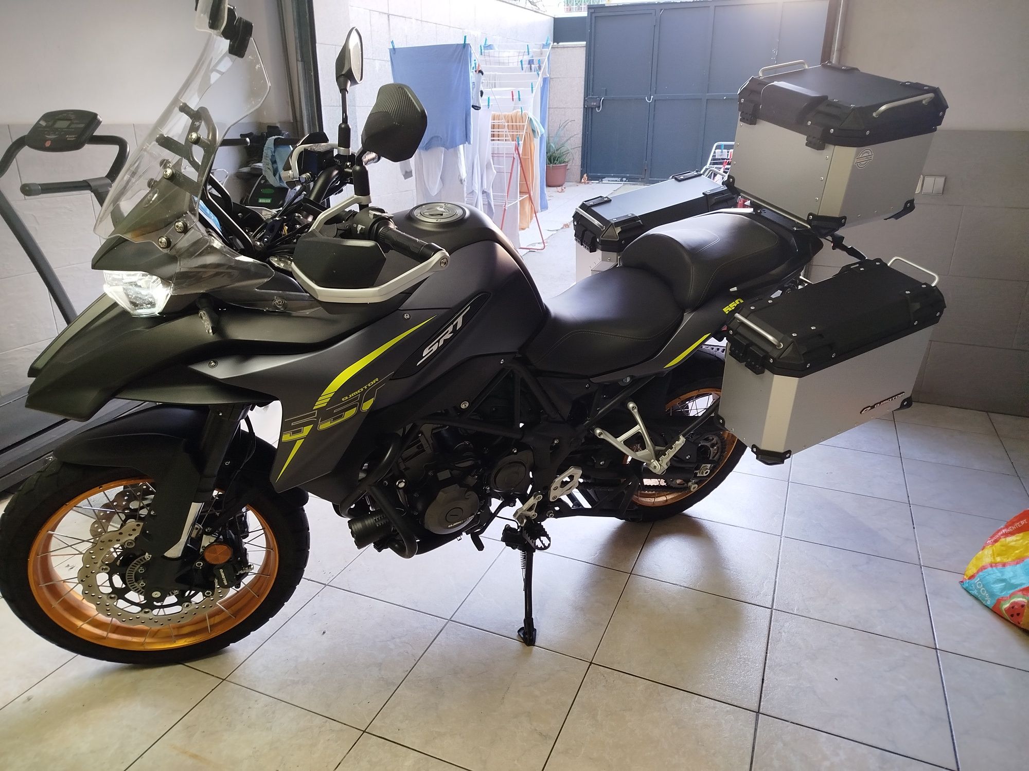 Qj motor srt 550 X
