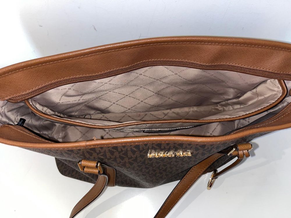 Mala Michael Kors