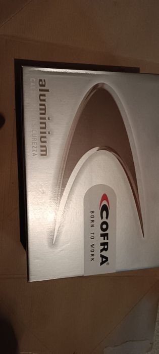 Sapatos de biqueira de aço (proteção)