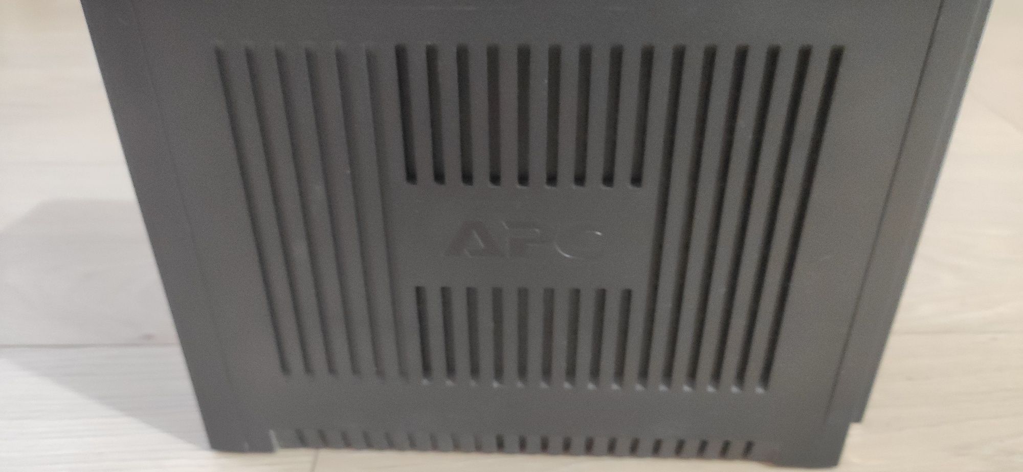 Безперебійник back-UPS APC BX700UI