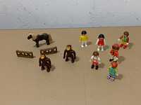 9 figurek playmobil w tym koń i 2 goryle