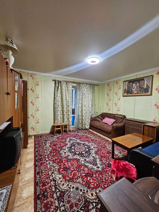 № 11716 - 3 к. квартира, Озерне, 1/4 пов., цегла, прибудований балкон