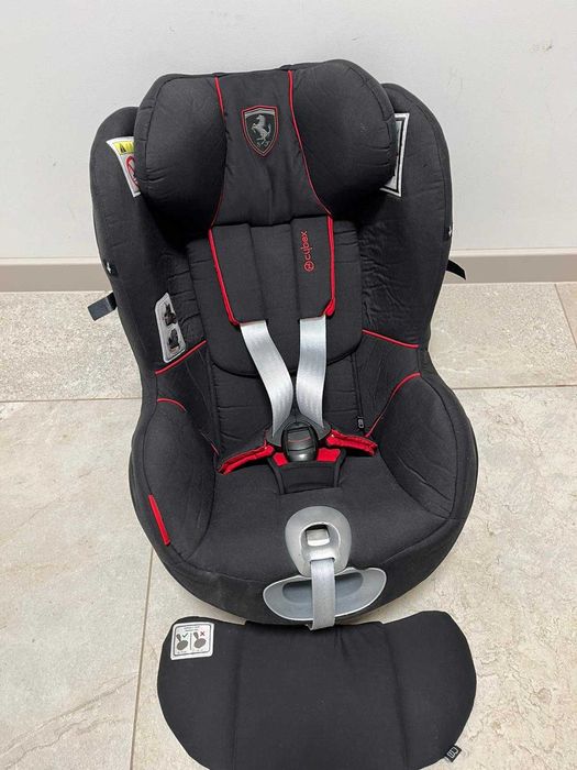 Fotelik Cybex Sirona Z i-Size Ferrari (0-18kg) + baza obrotowa 360
