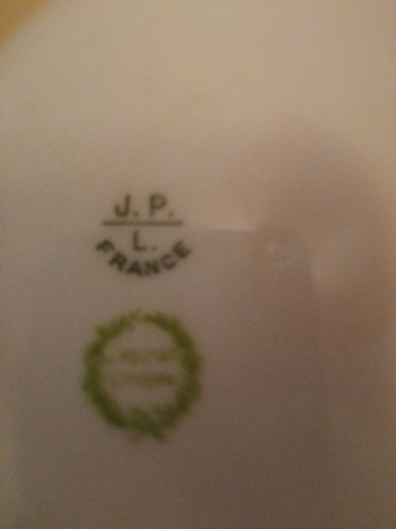 Продам фарфоовую тарелку от известного бренда Лемож