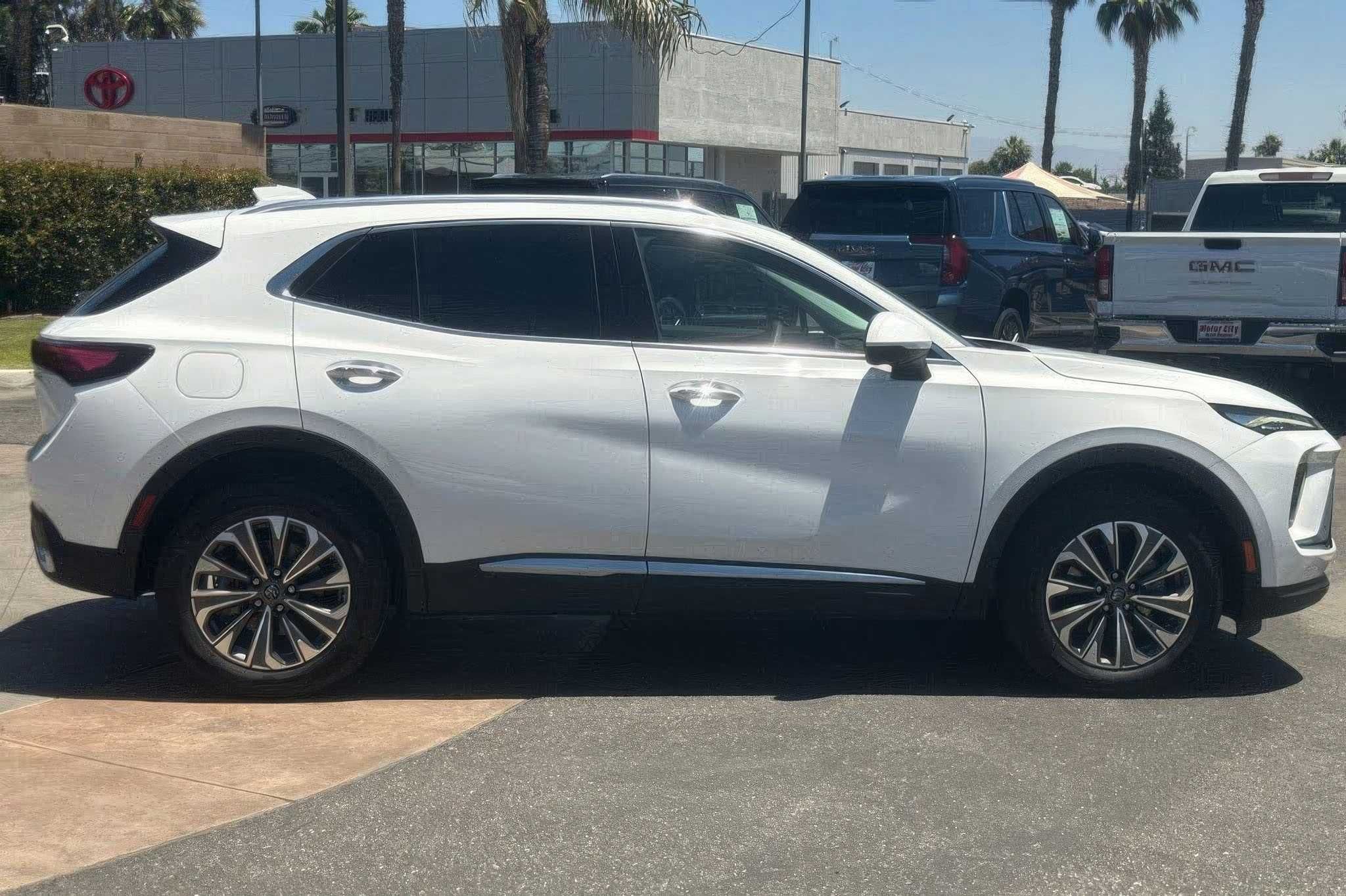 Buick	ENVISION		 	2025