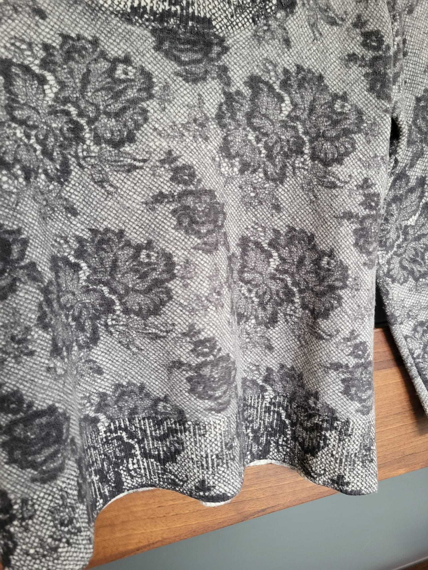 Calvin Klein sweter damski szary M/38 wełniany kwiatowy wzór