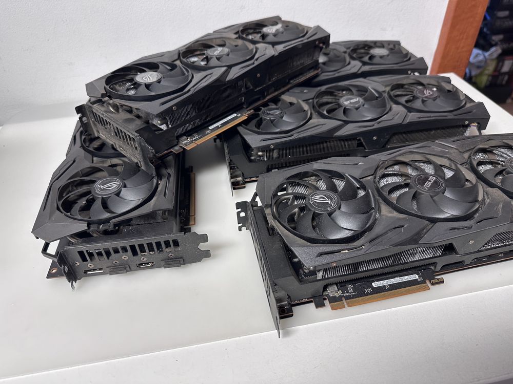 5 x karta graficzna asus rog strix 5700XT