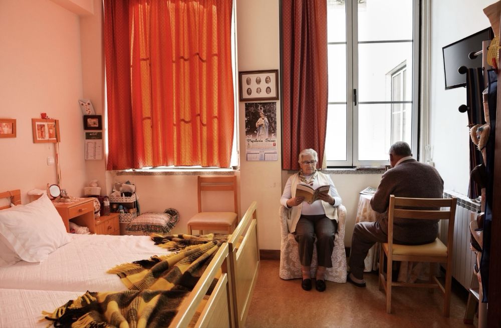 Temos espaço para dois idosos