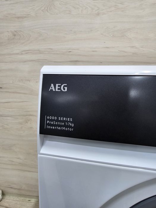 Вузька пральна машина AEG 2025 року 50см