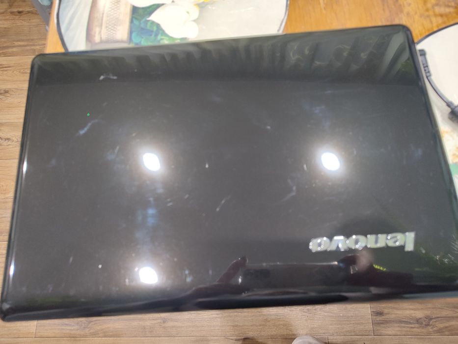 Продам ноутбук Леново.