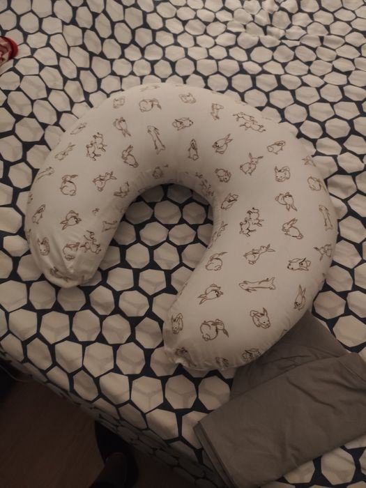 Travesseiros de amamentação IKEA com 2 capas