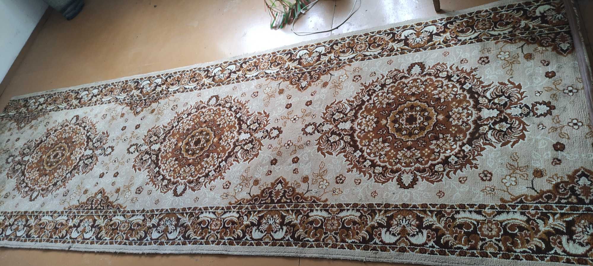 Stary dywan/chodnik