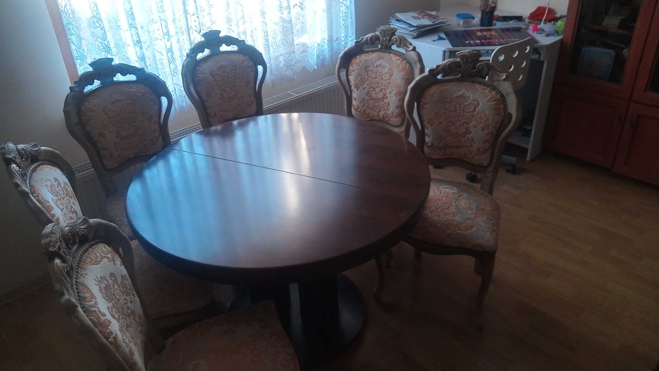 Krzesła w stylu Ludwika 6szt i stół używane