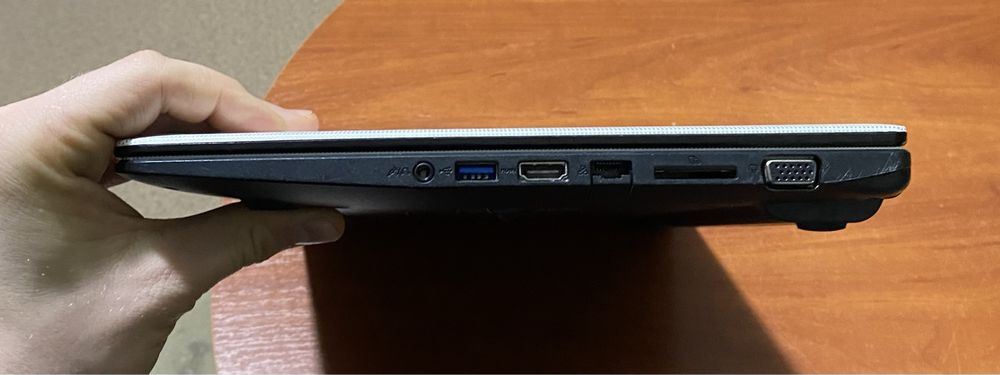 Ноутбук Asus F501A 15.6"/4GB RAM/720GB HDD! N2048