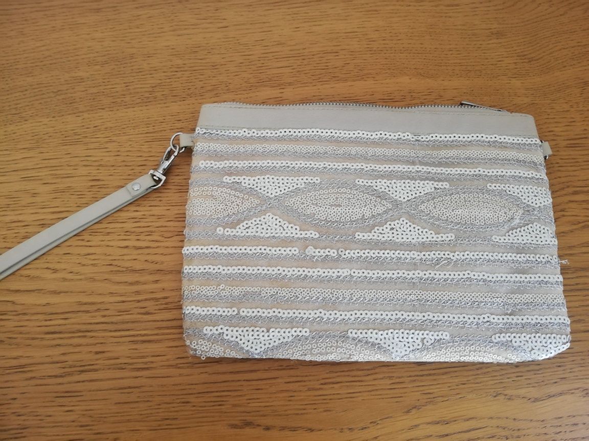 Mala de mão/ clutch 4,90€