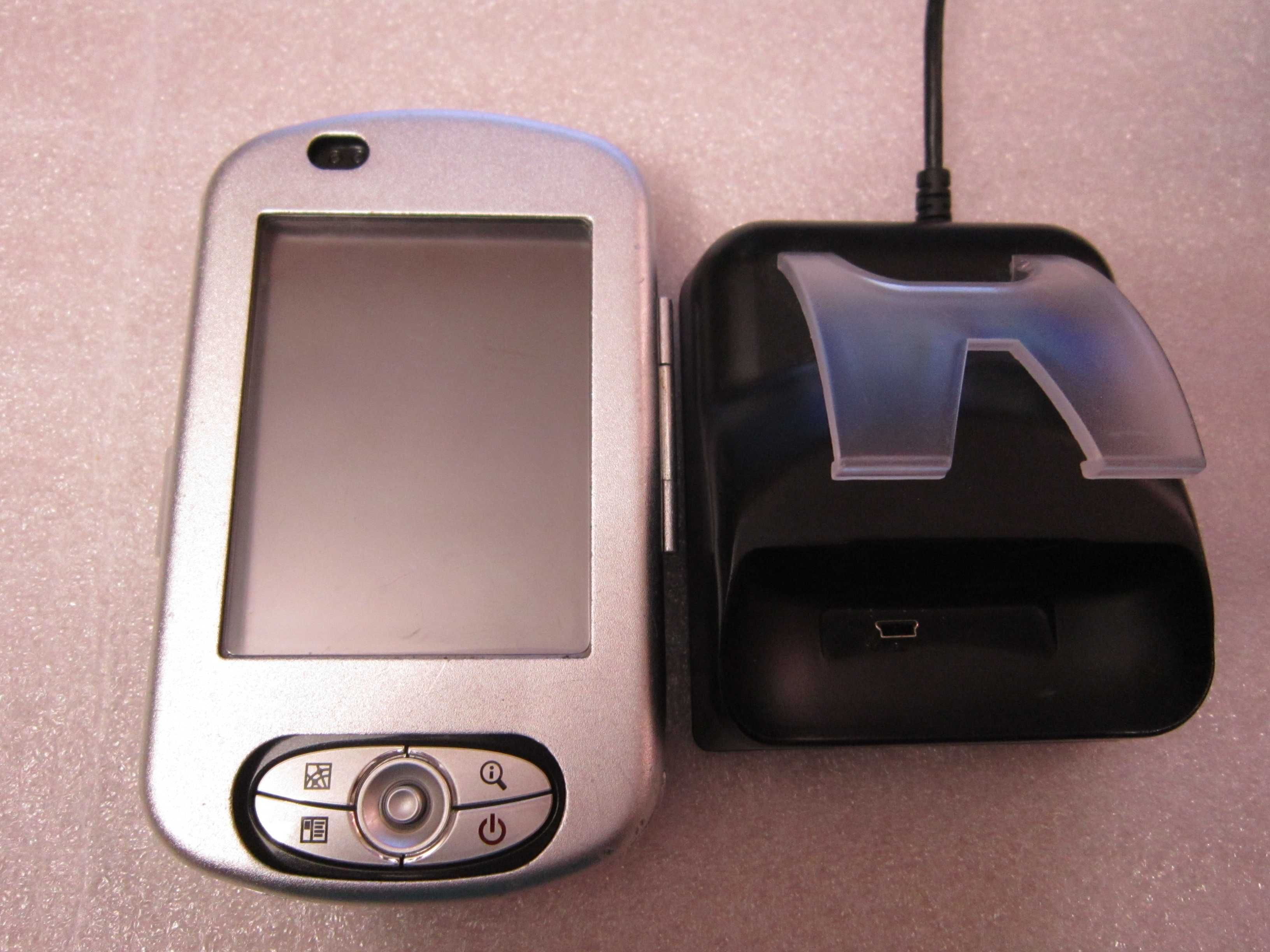 Mio P550 Digi Walker palmtop nawigacja metalowe etui stacja dokująca