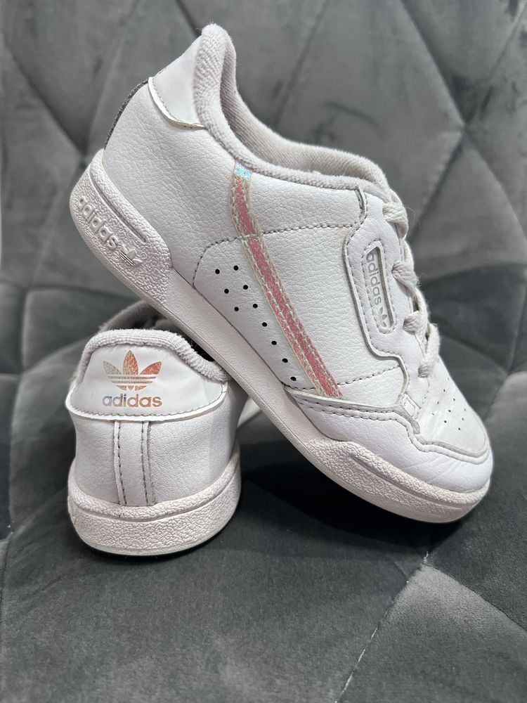 Кросівки adidas continental дитячі 26р