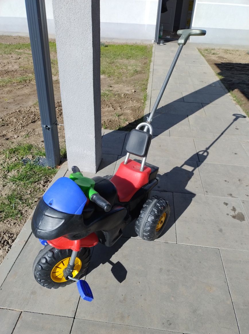 Motorek na pedały dla dziecka z rączką