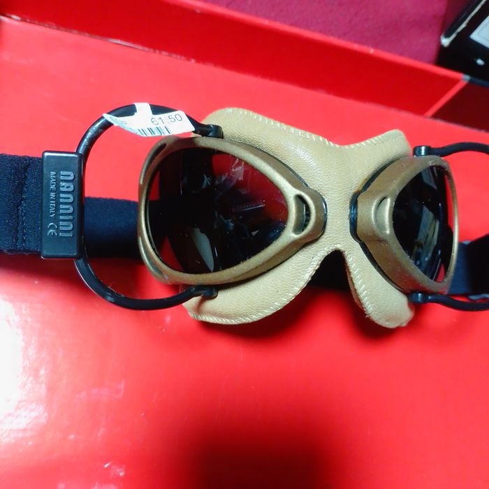 Окуляри мотоциклетні, Італія