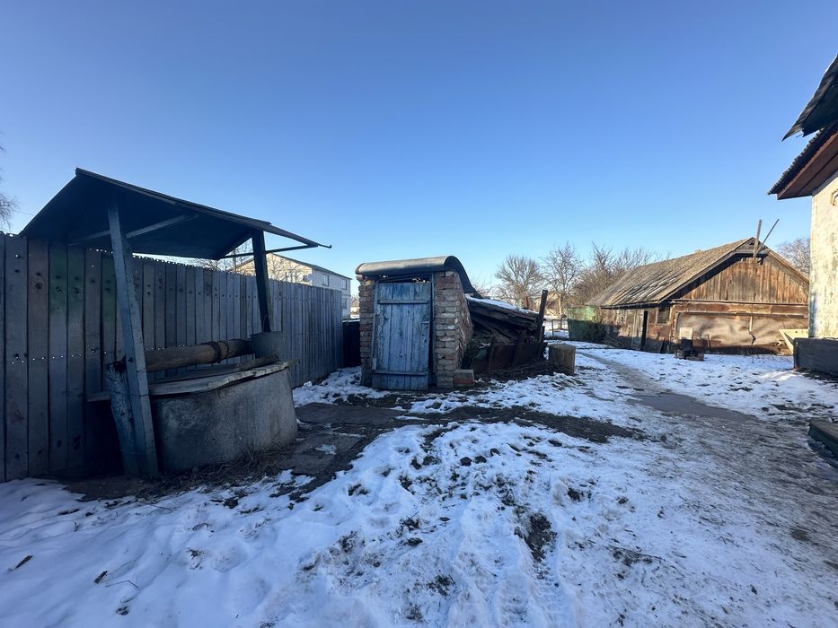 Без %%% Продаж будинку з землею в центрі с. Семиполки