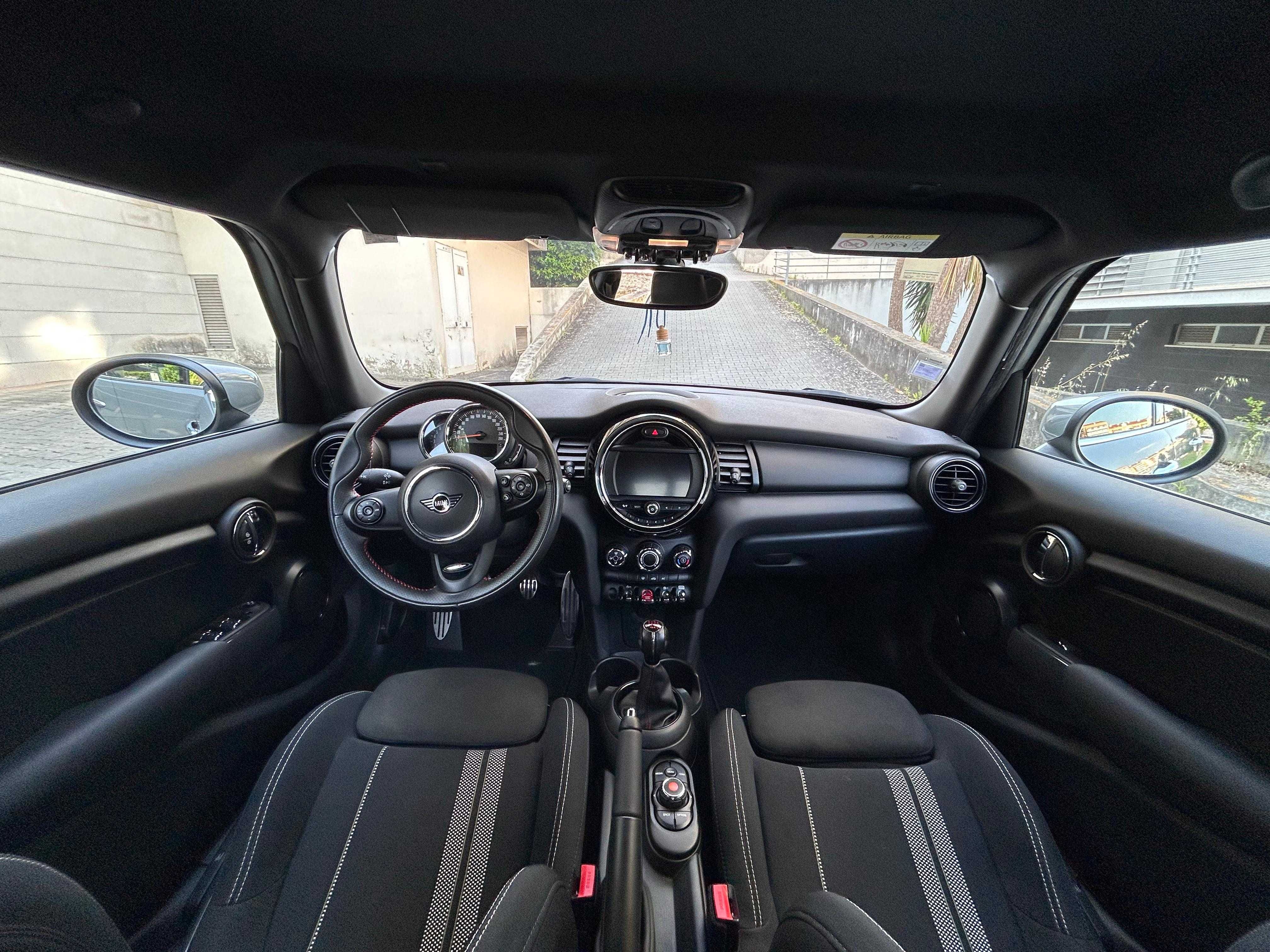 Mini One, design John Cooper Works