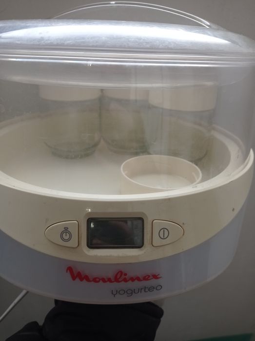 Йогуртнтца Мулинекс 4 баночки