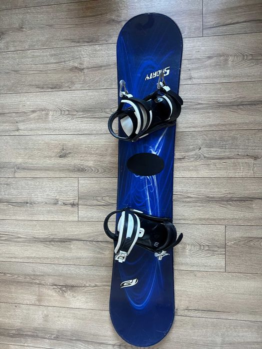 Deska snowboardowa 136 cm z wiązaniami
