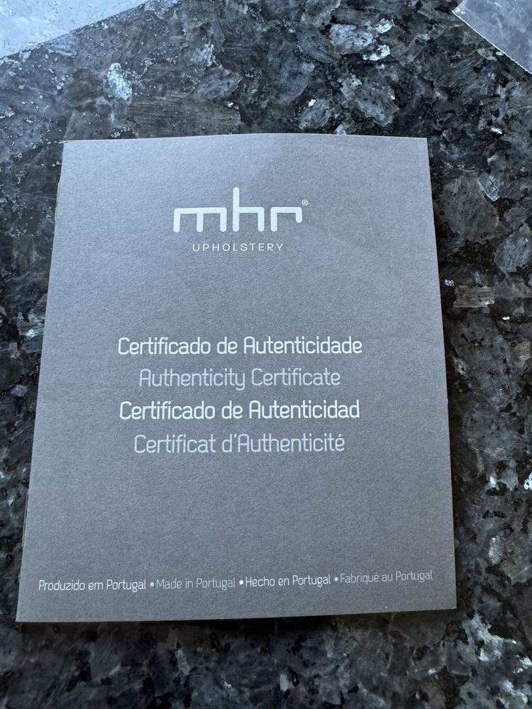 Sofá 2,60m por 1,75m marca mhr modelo Bergamo com certificado
