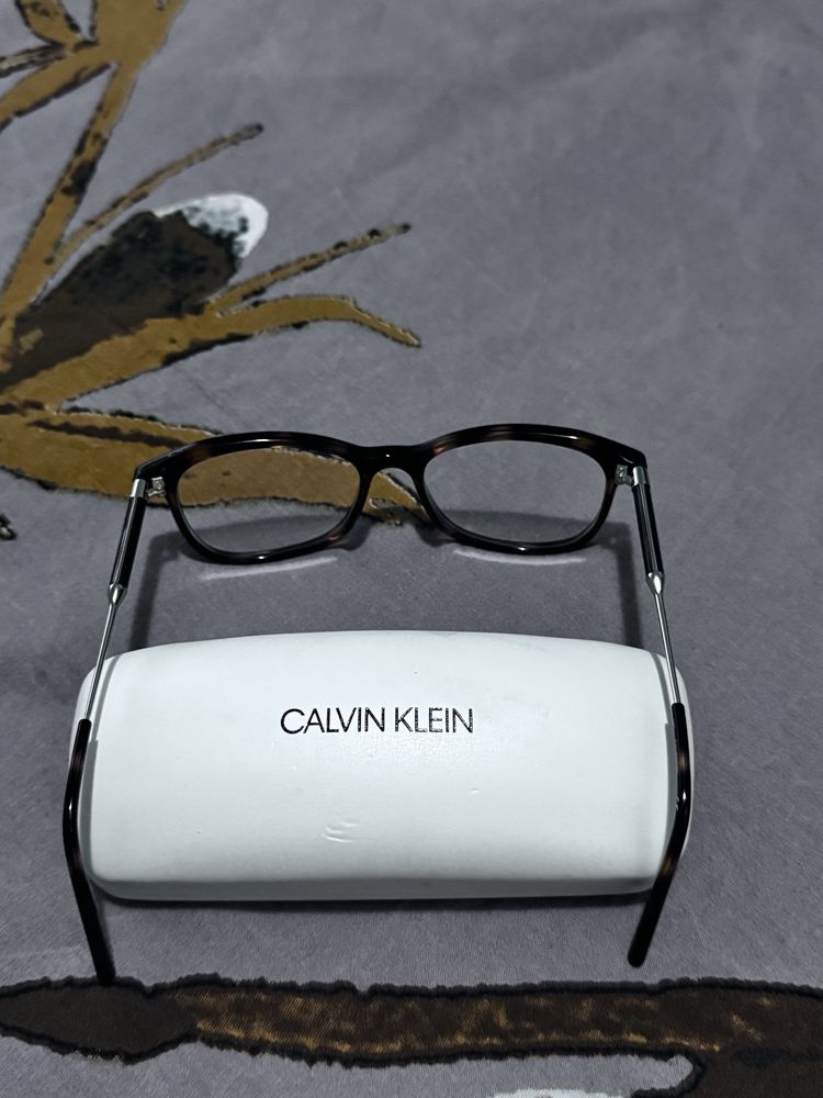 Armacao oculos kalvin klein