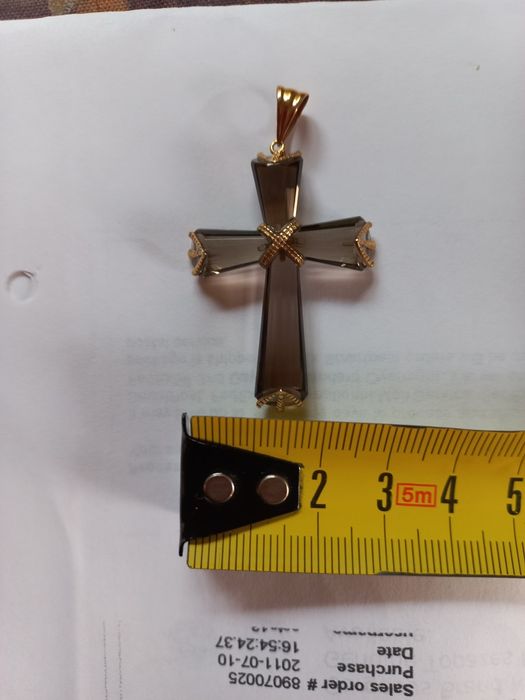 Набор из топаза крестик и пуссеты