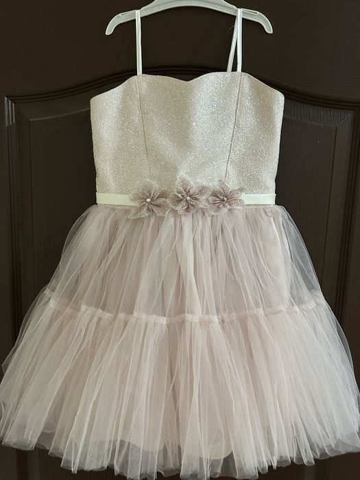 Святкова сукня на дівчинку