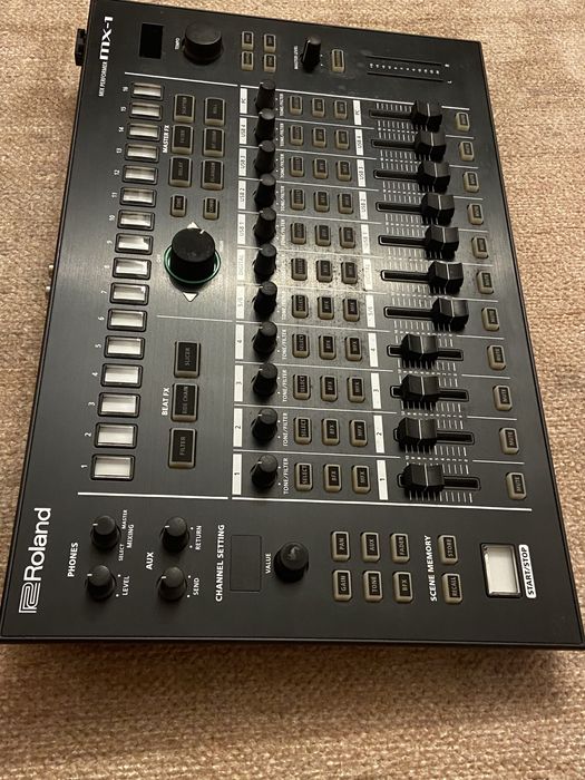 Roland Aira Mx-1