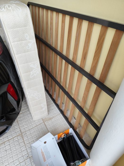 Estrado com pés e colchão