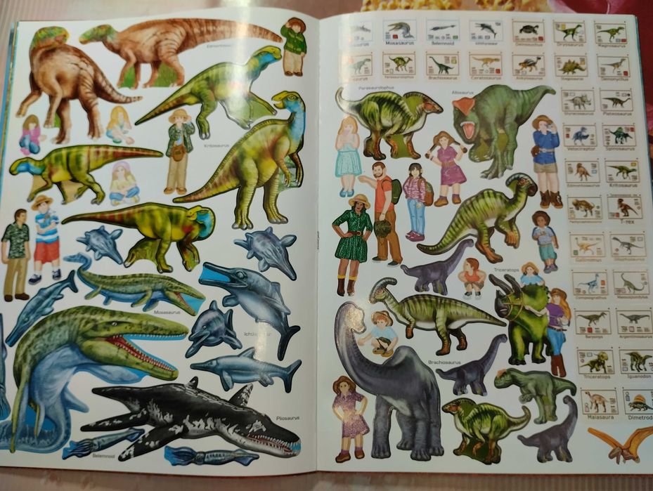 Комплект енциклопедій про динозаврів з наклейками