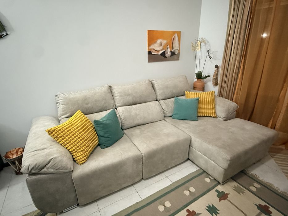 Sofa com chaise longue