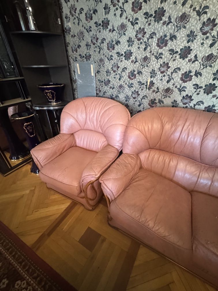 Диван и два кресла. Бесплатно. Самовывоз