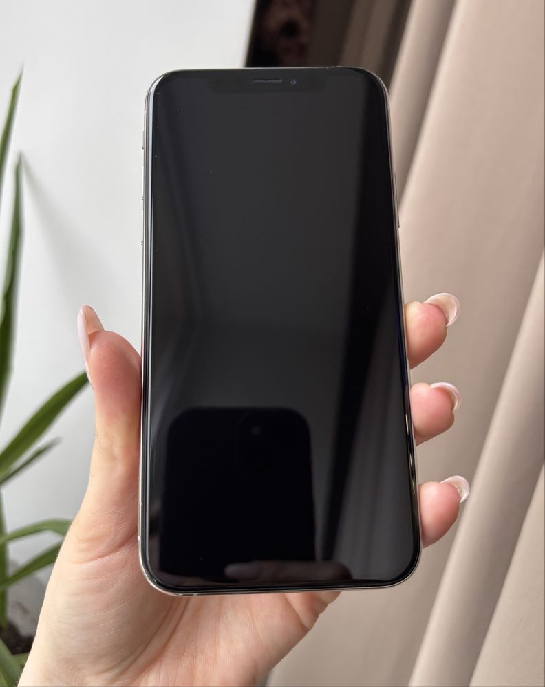 Телефон Apple iPhone X, XS