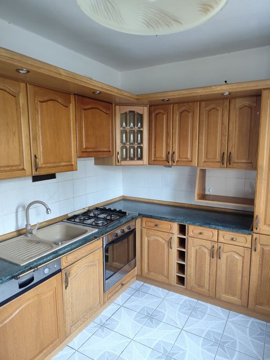 Drewniane meble kuchenne z AGD