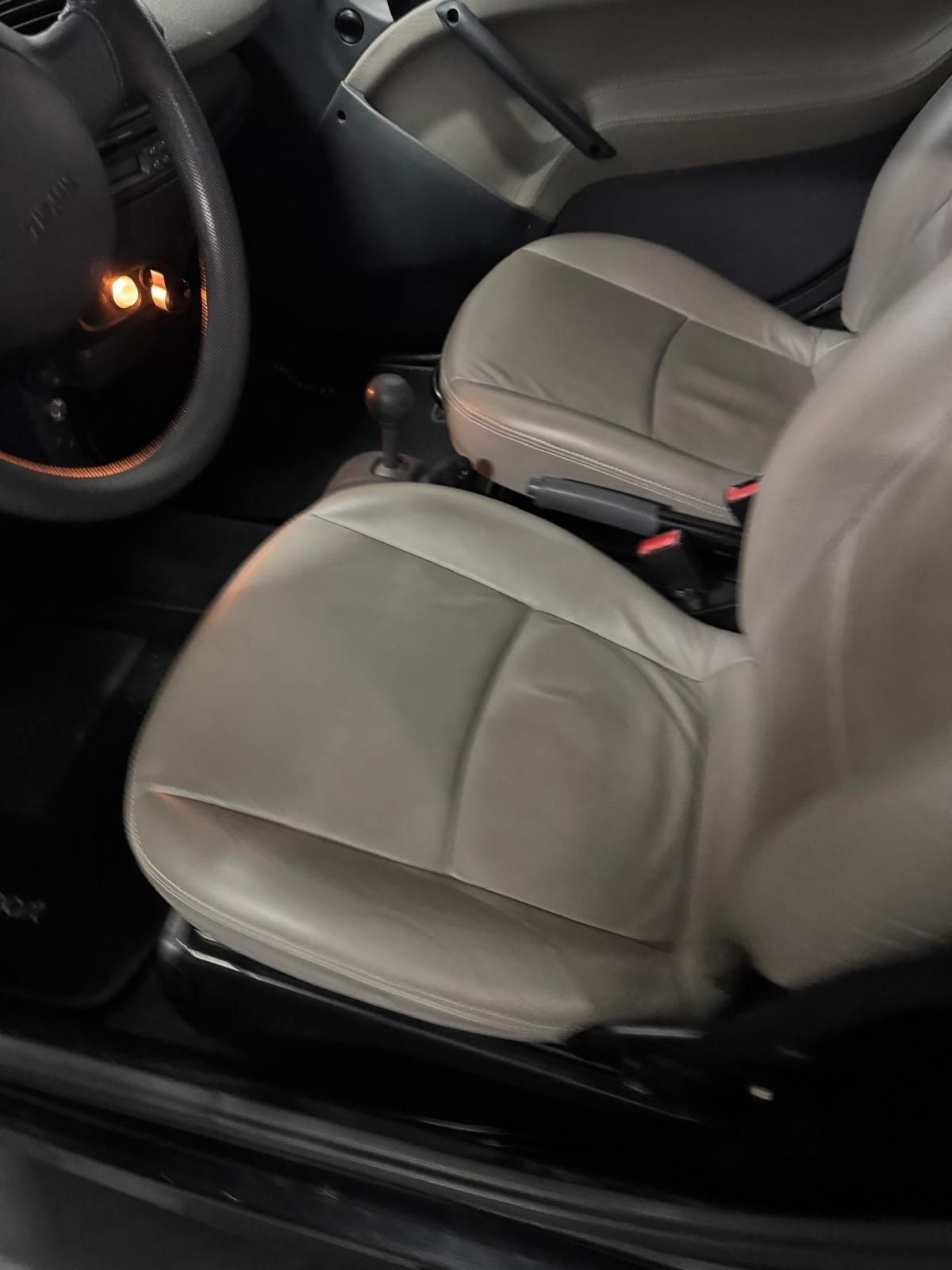 Smart Fortwo ac, pele e 75 mil kms
