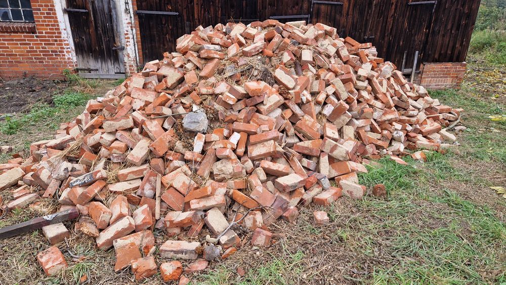 Cegła rozbiórkowa TANIO świeżo po rozbiórce cegła z rozbiórki