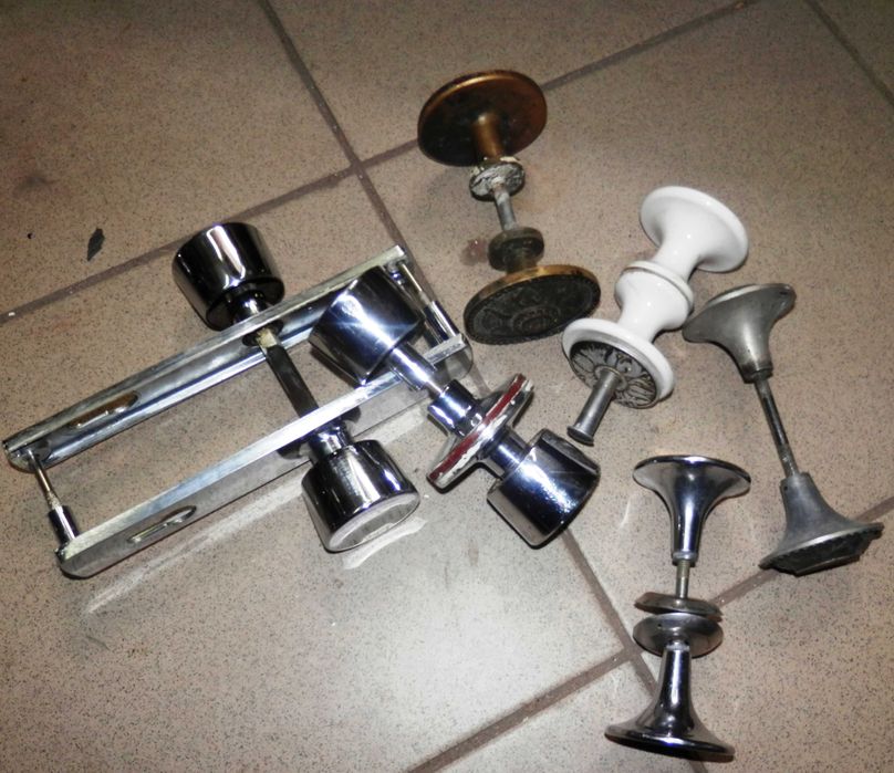 Ручки     дверные