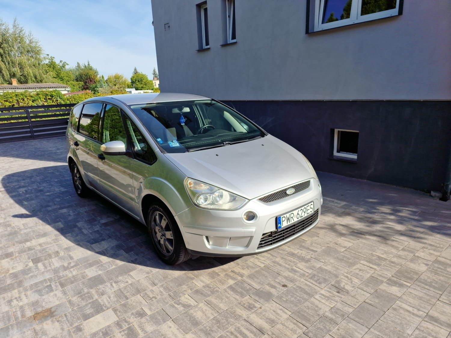 Ford S Max 2.0LPG 7osobowy dwa komplety kół  możliwa zamiana