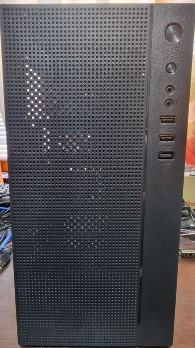 Системник1151сокет i7-6700 (E3-1230v5)/16gbDDR4/256 ssd/RX560 4gb DDR5