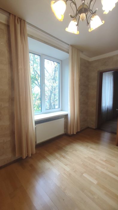 Здається 3-х. к.кв. з А/О. Центр!