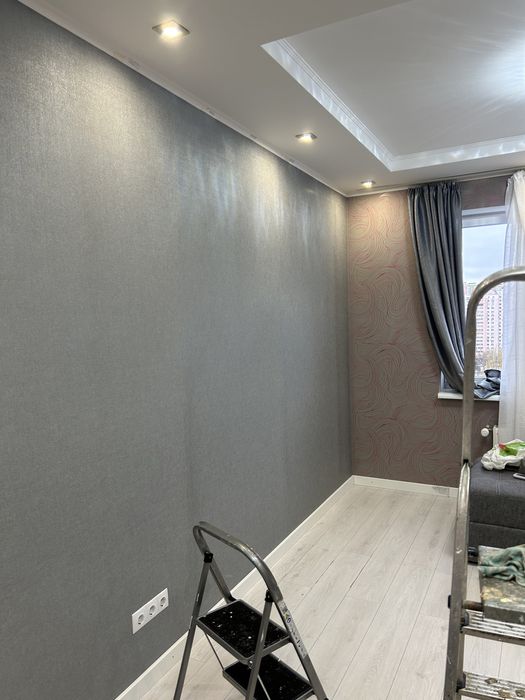 Поклейка обоев Укладка плитки Покраска потолка