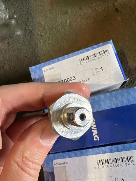 Датчик масла SWAG 30230003