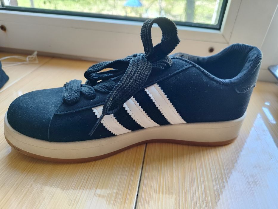 Продам чоловічі кросівки