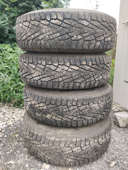 Продам диски з резиною нокіан хакареліта